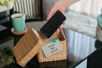 Disconnect to Reconnect: The Benefits of a Tech-Free Vacation