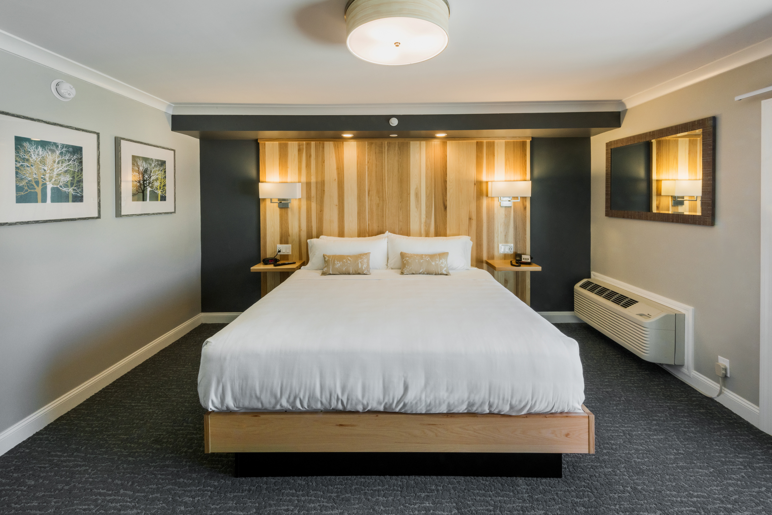 Center Harbor Inn Bed